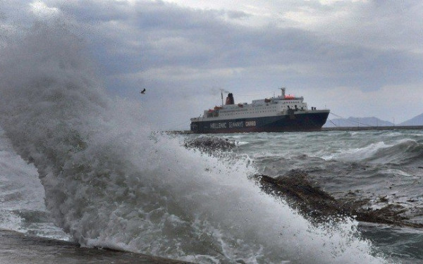 Πειραιάς: Με καθυστέρηση ο απόπλους των πρωινών πλοίων 