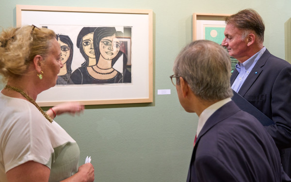 Δημοτική Πινακοθήκη Θεσσαλονίκης: Πραγματοποιήθηκαν τα εγκαίνια της έκθεσης So far So close - Τόσο μακριά, τόσο κοντά