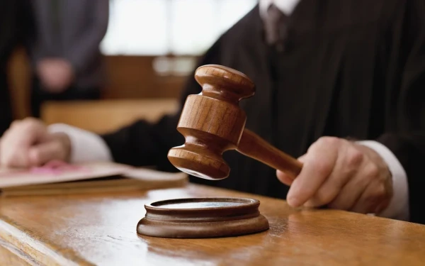 Θεσσαλονίκη: Καταδικάστηκε 24χρονος Ινδός που φίλησε στο μάγουλο 8χρονο