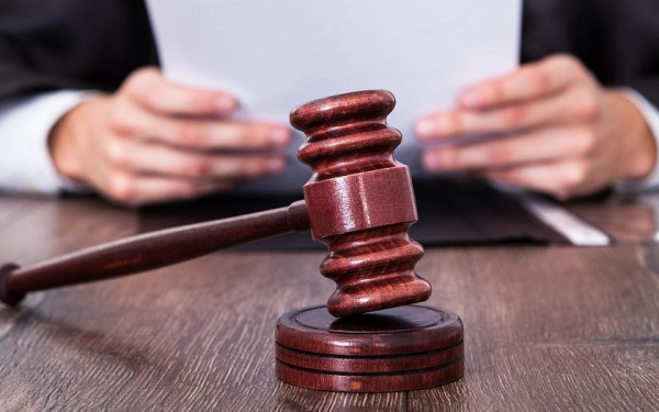Ρωσία: 20χρονος φυλακισμένος που είχε κάψει το κοράνι, κρίθηκε ένοχος και για προδοσία