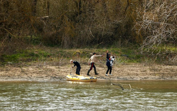Σερβία: Τουλάχιστον εννέα νεκροί από τη βύθιση σκάφους που μετέφερε μετανάστες στον ποταμό Δρίνο