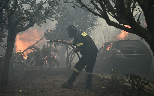 Με 3 εναέρια μέσα και 2 πυροσβεστικές ομάδες συνδράμει η Ευρώπη την Ελλάδα στις πυρκαγιές της Αττικής