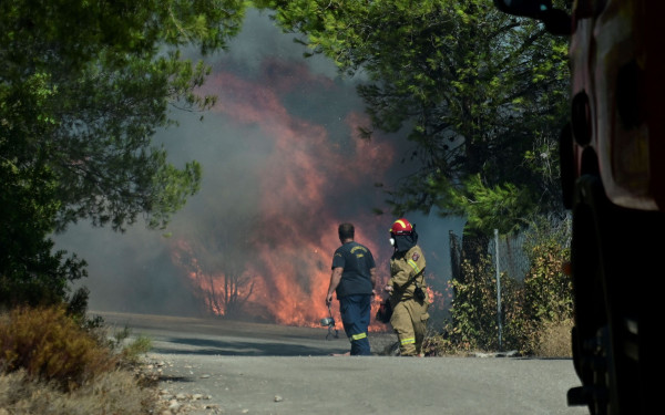 Φωτιές στην Αττική: Βοήθεια στην Αθήνα στέλνει η Κύπρος