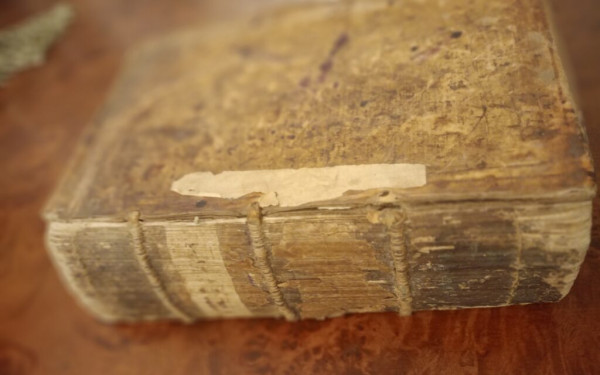 «Καινή Διαθήκη» του 1565 βρέθηκε σε αποθήκη στην Ελασσόνα