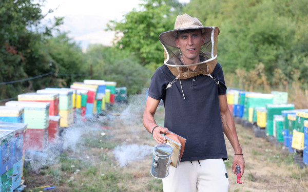 Καστοριά: Μέλι από τα αγριολούλουδα του Γράμμου με δύο χρυσές ευρωπαϊκές διακρίσεις