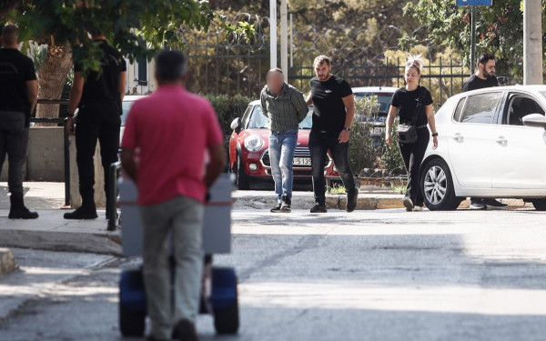 Κολωνός: Στον ανακριτή αυτή την ώρα ο 44χρονος που κατηγορείται για τον βιασμό της 16χρονης