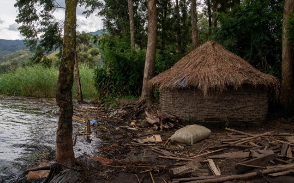 ΛΔ Κονγκό: Τουλάχιστον 24 νεκροί από ανατροπή πλοιαρίου σε ποταμό