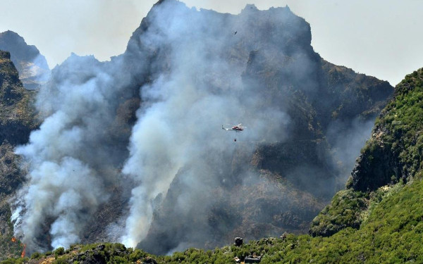 Πορτογαλία: Μαίνεται η φωτιά στη Μαδέιρα – Ζητήθηκε η συνδρομή της ΕΕ