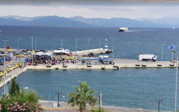 Φωτιά στην Αττική: Στο λιμάνι της Ραφήνας κανονικά τα πλοία της ακτοπλοΐας