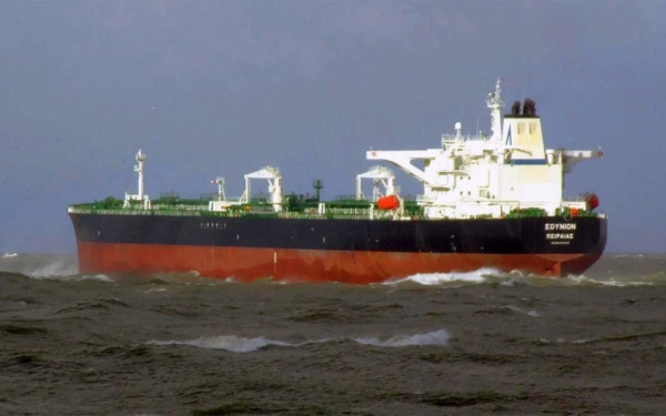 Συμφώνησαν σε προσωρινή ανακωχή οι Χούθι για να απομακρυνθεί το τάνκερ «Sounion»