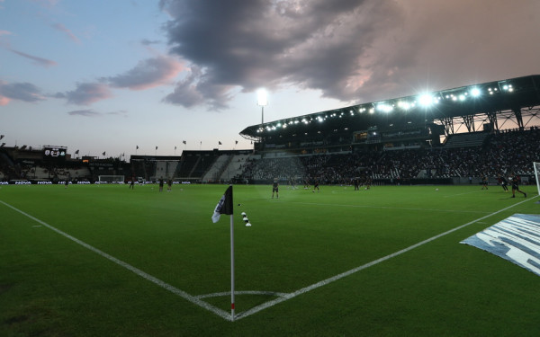 Θεσσαλονίκη: Δύο συλλήψεις για ρίψεις μπουκαλιών κατά αστυνομικών έξω από το γήπεδο της Τούμπας