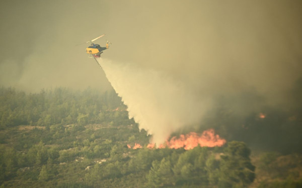 Κοζάνη: Μαίνεται η φωτιά στη Βλάστη - Σε δύσβατη περιοχή
