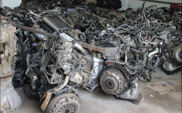 Θεσσαλονίκη - Πιερία: Εντοπίστηκαν 40 κινητήρες από κλεμμένα αυτοκίνητα από Ολλανδία και Ιταλία (φωτ.)