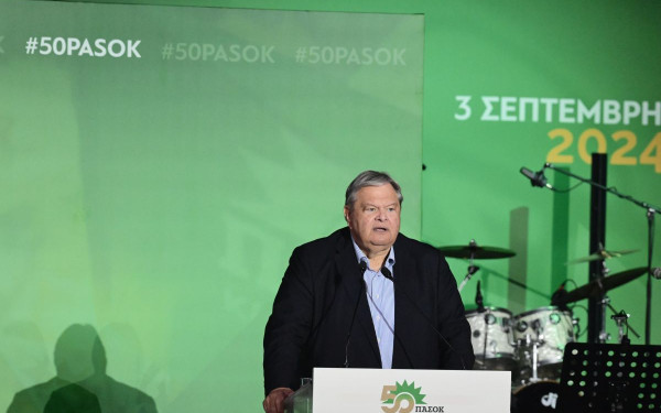 Ευ. Βενιζέλος: Το ΠΑΣΟΚ πρέπει να υπερασπιστεί τις ιστορικές συμβολές του αναγνωρίζοντας αυτοκριτικά και όλες τις ευθύνες του
