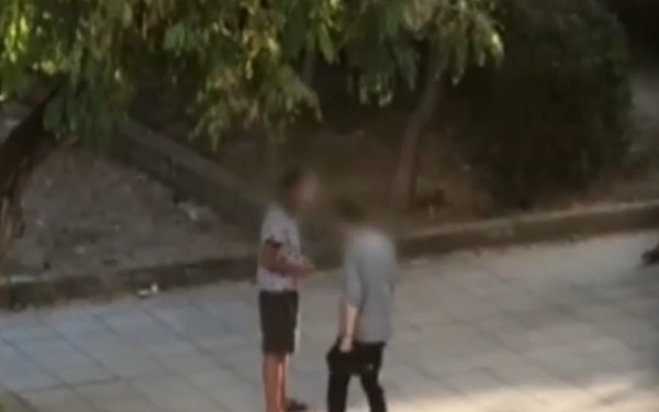 Θεσσαλονίκη: Διακίνηση ναρκωτικών μέρα μεσημέρι πέριξ του ΑΠΘ και της Ροτόντας (βίντεο)