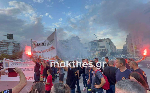 Θεσσαλονίκη: Στους δρόμους οι ένστολοι (βίντεο & φωτ.)