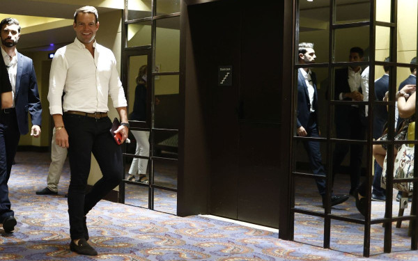 ΣΥΡΙΖΑ - Βέλη Κασσελάκη κατά Πολάκη για τα «lifestyle μασκαριλίκια»: «Είναι το lifestyle ή το ότι είμαι νέος, ξένος, gay που ενοχλεί;»