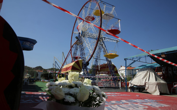 Πευκοχώρι Χαλκιδικής - Τραγωδία στο λούνα παρκ: Φταίει η σαπίλα στο μηχάνημα, λέει ο αδερφός του χειριστή