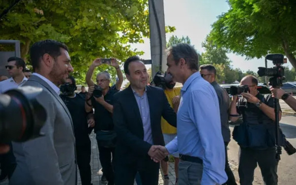 Στη Λάρισα ο Κυριάκος Μητσοτάκης - Επισκέπτεται το Κτηματολογικό Γραφείο Θεσσαλίας (βίντεο, φωτ.)