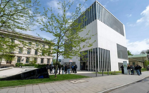 Γερμανία: Τρομοκρατική ενέργεια χαρακτηρίζεται η επίθεση ενόπλου κατά αστυνομικών στο Μόναχο (βίντεο)