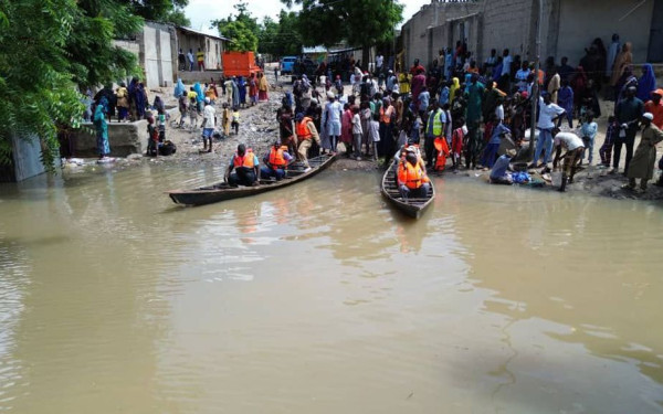 Τραγωδία στη Νιγηρία: Υποχώρησε φράγμα από τη βροχή - Υπάρχουν νεκροί και δεκάδες κατεστραμμένα σπίτια (βίντεο, φωτ.)