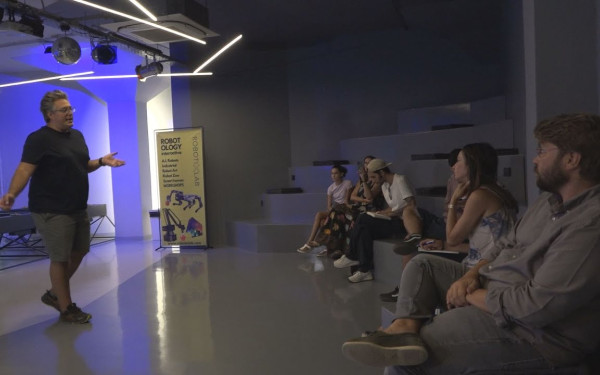 Τι είδους παραμύθι θα έγραφαν μαζί ένας άνθρωπος και η Τεχνητή Νοημοσύνη; - Ένα live πείραμα στη Θεσσαλονίκη απαντά