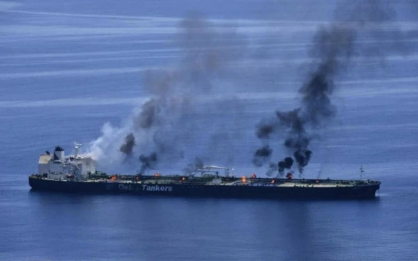 Υεμένη: «Σε εξέλιξη» η διάσωση του φλεγόμενου δεξαμενόπλοιου Sounion που δέχτηκε επίθεση από τους Χούθι