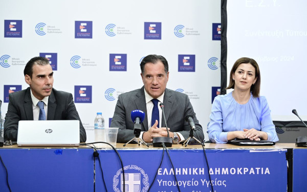 Γεωργιάδης: Ιδρύονται 7 πανεπιστημιακά κέντρα υγείας - Οι απολαβές των γιατρών