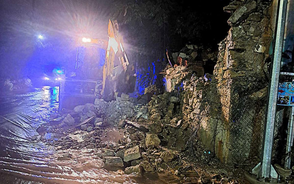 Κακοκαιρία ΑΤΕΝΑ: Καταστροφές στη Ζάκυνθο - Πτώσεις κλαδιών και μια άντληση υδάτων στην Κέρκυρα (βίντεο, φωτ.)