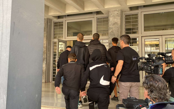 Θεσσαλονίκη: Ελεύθεροι οι 6 ανήλικοι που επιτέθηκαν με μεταλλικό σωλήνα σε συνομήλικό τους και στην κοπέλα του