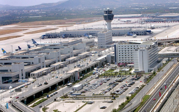 Αεροδρόμιο «Ελ. Βενιζέλος»: Συνελήφθησαν δύο άτομα με 5 κιλά κάνναβη και πάνω από 3.500 ναρκωτικά χάπια