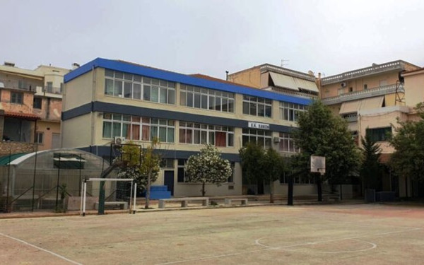 Ανεξέλεγκτη πλέον η ωμή βία μέσα στα σχολεία: Εξωσχολικοί χαράκωσαν το πρόσωπο μαθητή στο ΕΠΑΛ Χανίων - Τρεις συλλήψεις