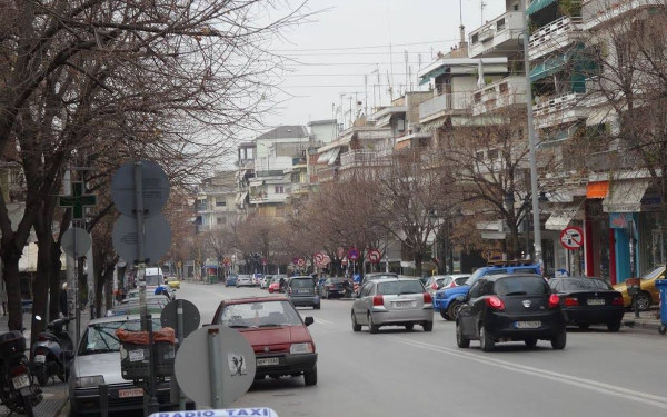 Θεσσαλονίκη: Δυσφορία στους επαγγελματίες της Τούμπας από τα πρόστιμα για την στάθμευση στην οδό Γρ. Λαμπράκη