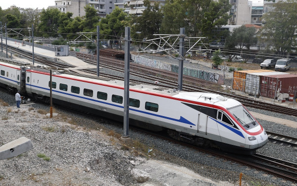 Hellenic Train: Ακινητοποίηση αμαξοστοιχίας με 190 επιβάτες λόγω βλάβης - Μεταφέρθηκαν στον τελικό τους προορισμό με λεωφορεία