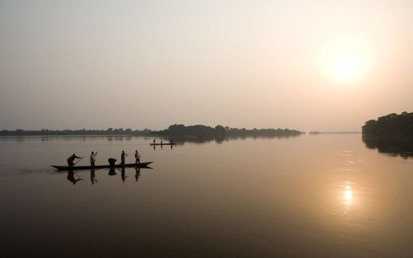 Τραγωδία στο Κονγκό: Βυθίστηκε πλοιάριο σε ποταμό - 4 νεκροί και 40 αγνοούμενοι