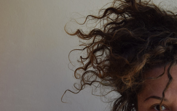 Ματούλα Ζαμάνη: Αναβάλλει τη συναυλία της στη Θεσσαλονίκη και επανέρχεται με τέσσερις νέες