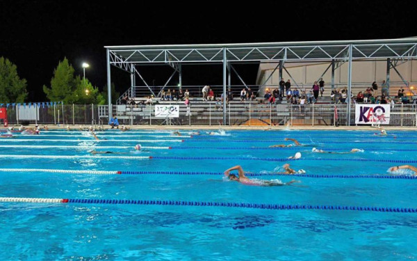 Ωραιόκαστρο: 12 ώρες κολύμπι για να ενισχυθούν οικογένειες με παιδιά που πάσχουν από σοβαρές ασθένειες (φωτ.)