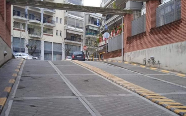 Δημοτικό και όχι ιδιωτικό το υπόγειο πάρκινγκ 150 θέσεων στο Κορδελιό - Πότε θα επαναλειτουργήσει