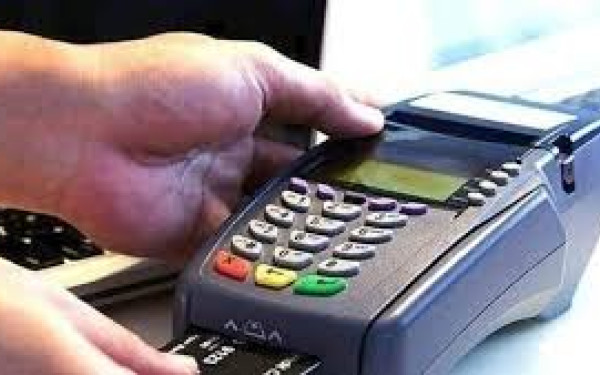 «Καμπάνες» από την εφορία σε επαγγελματίες και επιχειρήσεις για τα POS - Έφυγαν 50.000 e-mails
