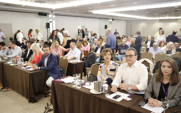 ΣΥΡΙΖΑ: Η ντρίπλα της Κ.Ε. για την υποψηφιότητα Κασσελάκη και η παρουσία του έκπτωτου προέδρου στο «άντρο» της Γεροβασίλη