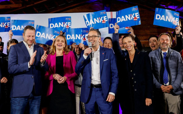 Αυστρία: «Συντριπτική νίκη» της Ακροδεξιάς - Πώς είδε ο αυστριακός Τύπος το αποτέλεσμα