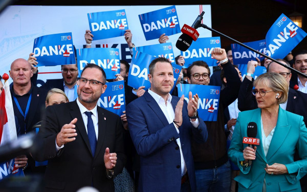 Πρωτιά στις εκλογές για το ακροδεξιό FPO στην Αυστρία - Για πρώτη φορά μετά το 1945 (βίντεο)