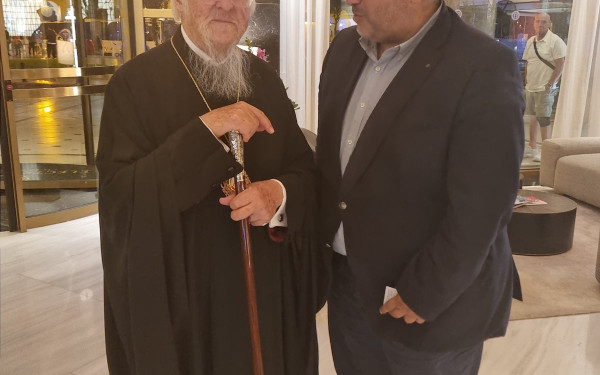 Δύο Ίμβριοι στη Θεσσαλονίκη: Με τον Πατριάρχη Βαρθολομαίο συναντήθηκε ο υποψήφιος πρόεδρος του ΕΕΘ Θάνος Κουλουτμπάνης