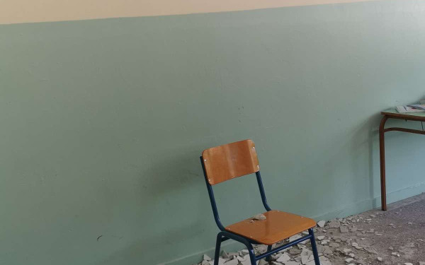 Θεσσαλονίκη: Έπεσαν σοβάδες στο 3ο ΓΕΛ – «Από θαύμα δεν τραυματίστηκε κανείς» (φωτ.)