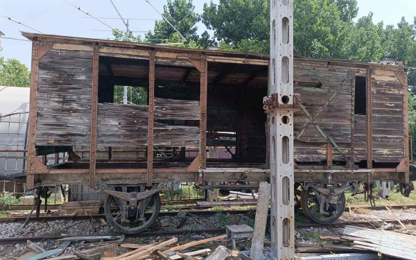 Θεσσαλονίκη: Ο 93χρονος Σάββας Κοέν επισκευάζει ιστορικά βαγόνια που μετέφεραν Εβραίους πολίτες στα κρεματόρια του Άουσβιτς