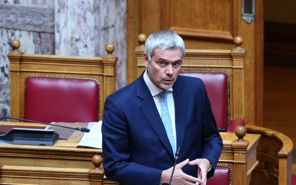 Υπ. Εργασίας: Προαναγγέλει διάλογο για την επίλυση προβλημάτων στην εφαρμογή της Ψηφιακής Κάρτας Εργασίας σε τουρισμό και εστίαση
