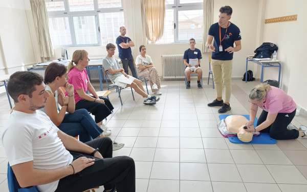 Δήμος Ωραιοκάστρου: Δεκάδες νέες και νέοι συμμετείχαν σε σεμινάριο ΚΑΡΠΑ για εφήβους και ενηλίκους