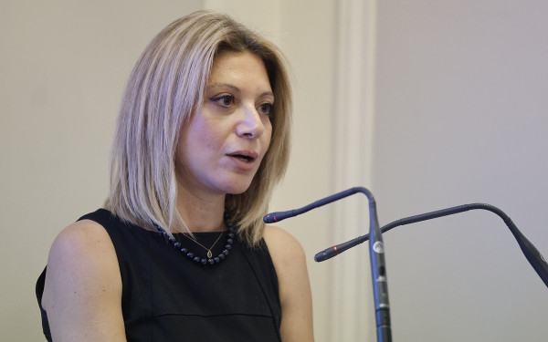 Καρυστιανού σε Κλάπα: Σε ποια αληθινή Δημοκρατία επιτρέπεται να παρεμβαίνει ο επικεφαλής της Εκτελεστικής Εξουσίας στον επικεφαλής της Δικαστικής Εξουσίας;