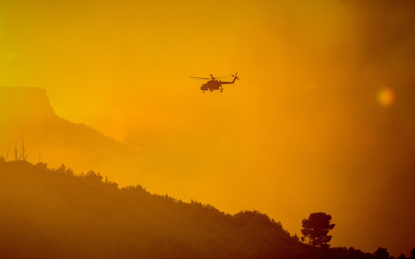 Πύρινος εφιάλτης στην Κορινθία: Βρέθηκαν δύο απανθρακωμένες σοροί στην Άνω Πιτσά