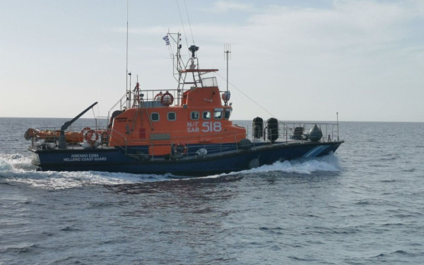 Σώθηκαν 53 άνθρωποι από ιστιοφόρο ανοιχτά της Ζακύνθου - Δείτε βίντεο